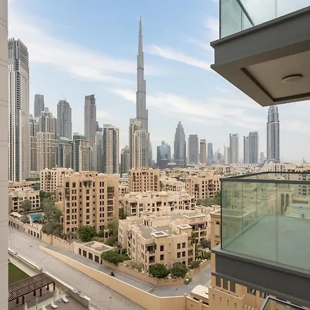 Waves Holiday Home - Chic Apartment With Dubai Skyline Views Exterior photo