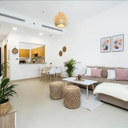 Waves Holiday Home - Chic Apartment With Dubai Skyline Views Exterior photo