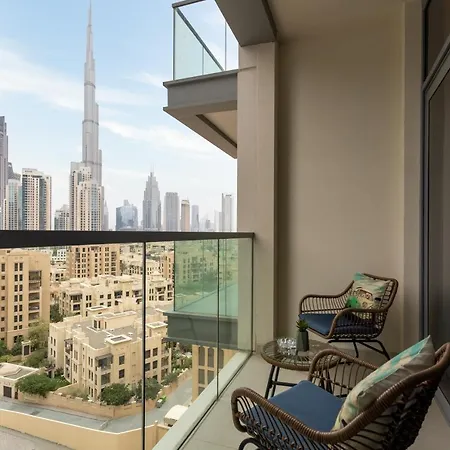 Waves Holiday Home - Chic Apartment With Dubai Skyline Views Exterior photo