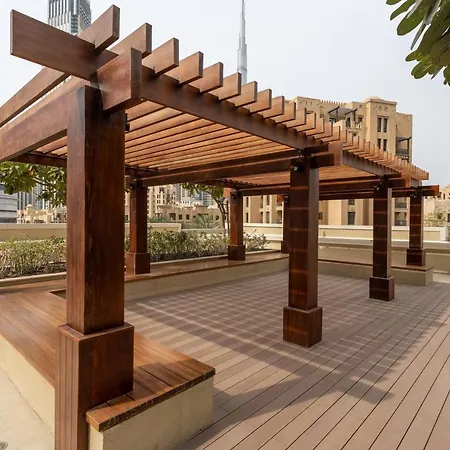 Waves Holiday Home - Chic Apartment With Dubai Skyline Views Exterior photo