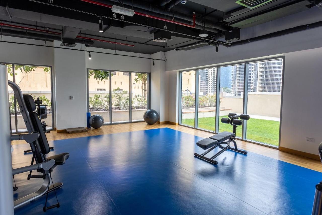 شقة Waves - Chic With Skyline Views دبي